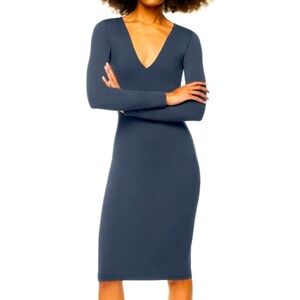 NWT Aritzia Babaton Contour V-Neck Long Sleeve Midi Dress XS